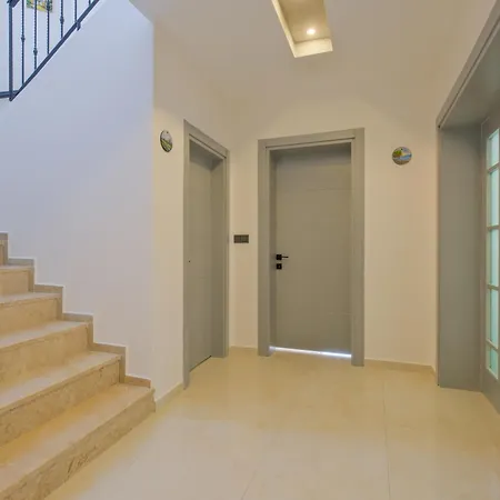 ヴィラ Infinity Olive フェティエ